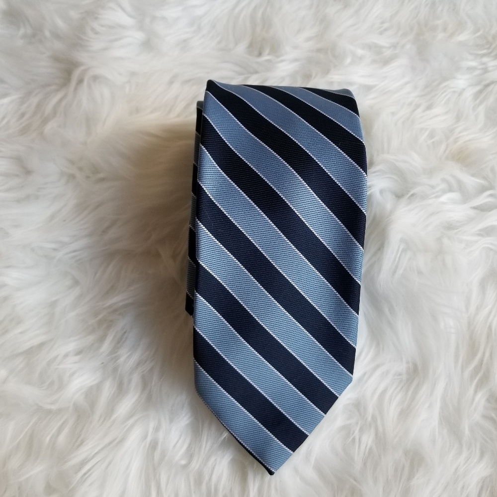 GIVENCHY TIE